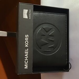 メイクポーチ Michael Kors Men Cosmetic Case Black 33T4LBNV1B 001 Michael Kors Cosmetic Bags & Cases for Women - Poshmark